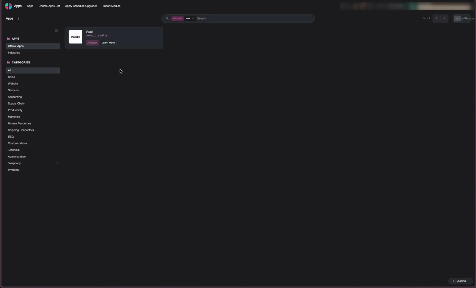 Die Suche in Odoo Apps ohne den Filter Apps, mit der Voxbi-Karte und ihrer Schaltfläche Activate.